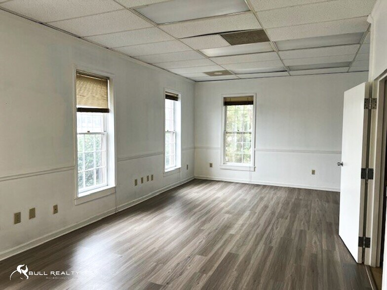 More Photos Of 900 N Hairston Rd, Stone Mountain Office For Sale