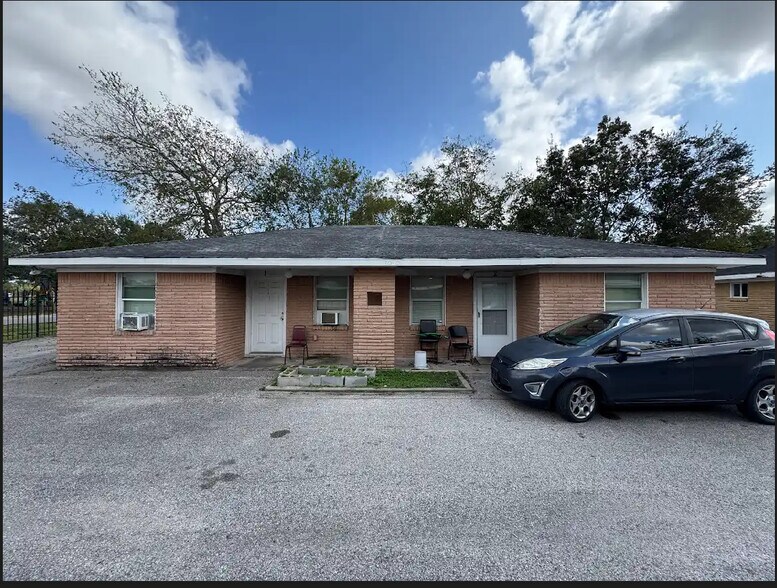 More Photos Of , Houston Multifamily For Sale