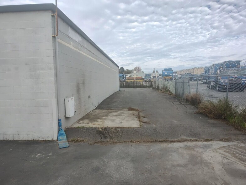More Photos Of 5393 Pacheco Blvd, Pacheco Warehouse For Lease
