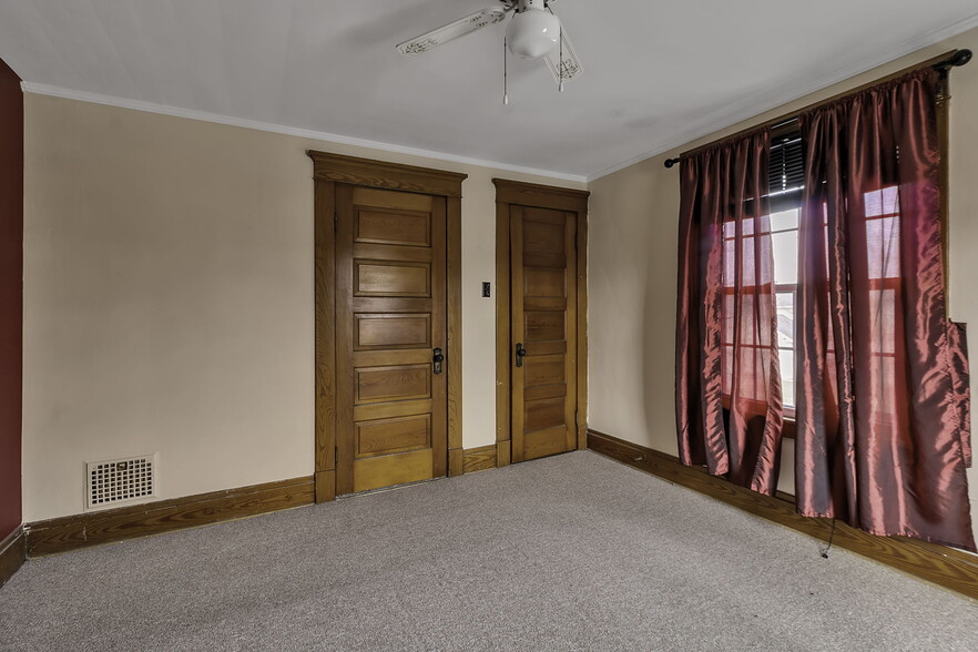 More Photos Of 646 Cayuga Dr, Niagara Falls Religious Facility For Sale