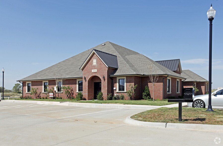 Primary Photo Of 1804 Commons Cir, Yukon Medical For Lease