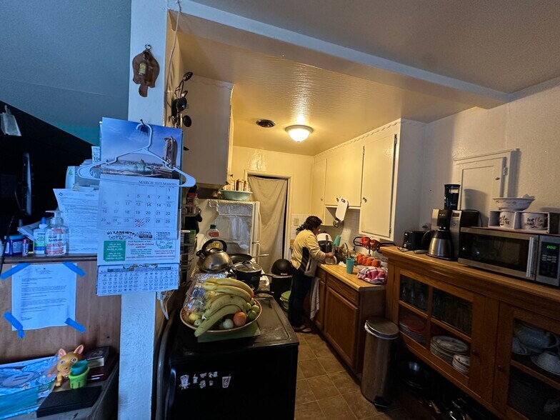 More Photos Of 2550 35th Ave, Oakland Apartments For Sale