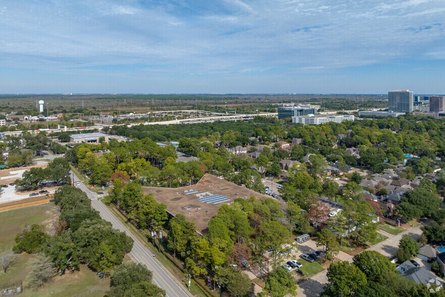 More Photos Of 15995 N Barkers Landing Rd, Houston Office For Lease