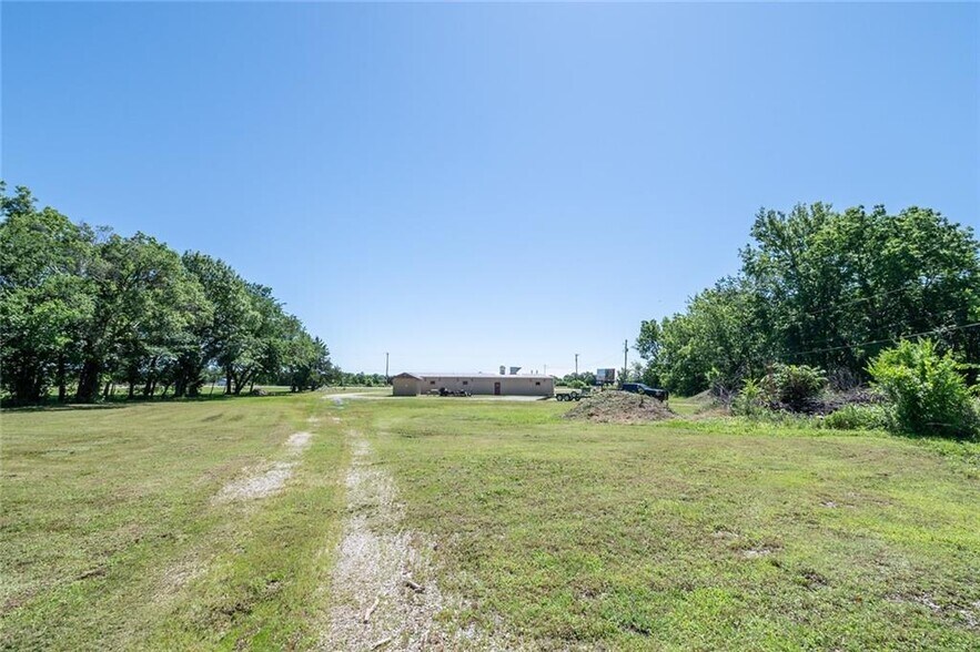 More Photos Of 233 Hwy 75, Sycamore Restaurant For Sale