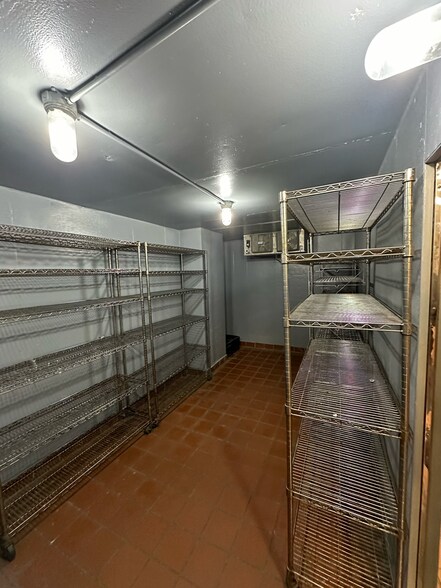 More Photos Of 102 E Park St, Taylorville Freestanding For Sale