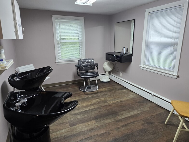 More Photos Of 154 Talcottville Rd, Vernon Rockville Freestanding For Sale