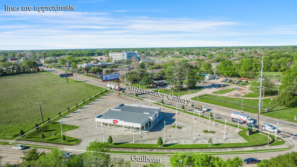 More Photos Of 2611 Ambassador Caffery Pky, Lafayette Storefront For Sale