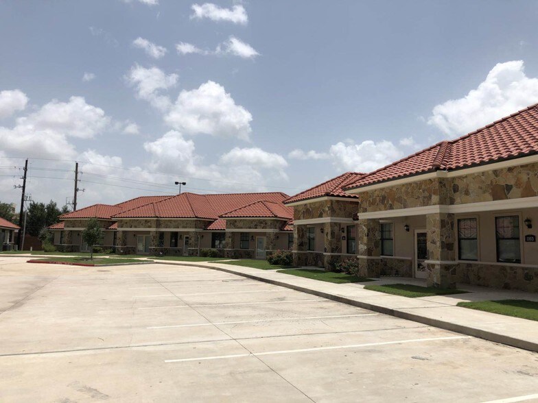 More Photos Of 4502 Riverstone Blvd, Missouri City Medical For Lease
