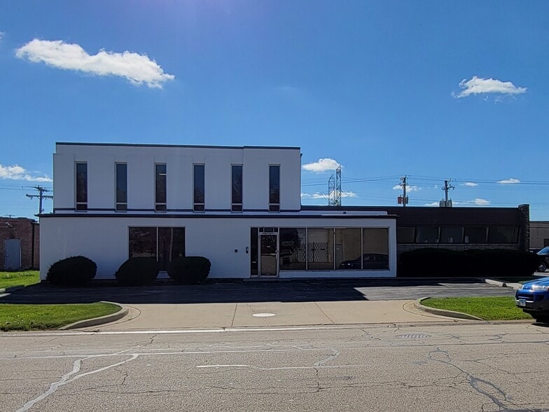 More Photos Of 223 Interstate Rd, Addison Light Manufacturing For Sale