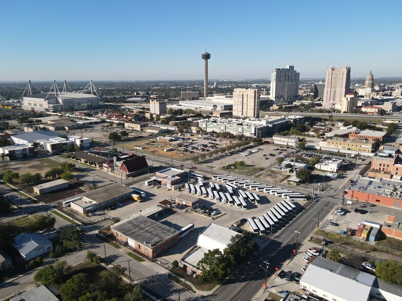 More Photos Of 1505 E Houston St, San Antonio Truck Terminal For Lease