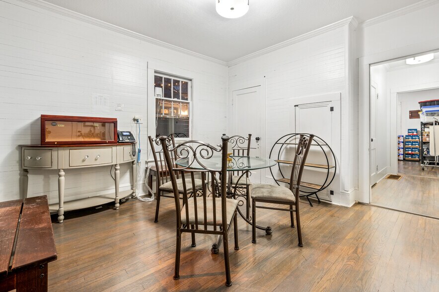 More Photos Of 27 S Park St, Dahlonega Hotel For Sale