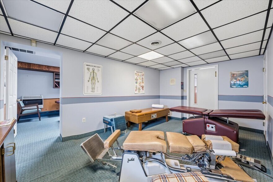 More Photos Of 402 W Moorestown Rd, Nazareth Medical For Sale