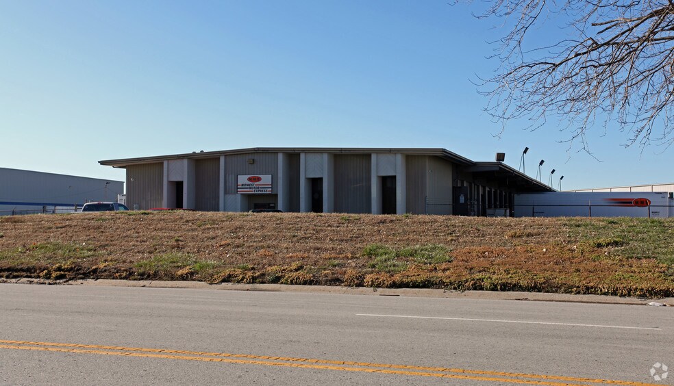 More Photos Of 1450 Southern Rd, Kansas City Truck Terminal For Lease