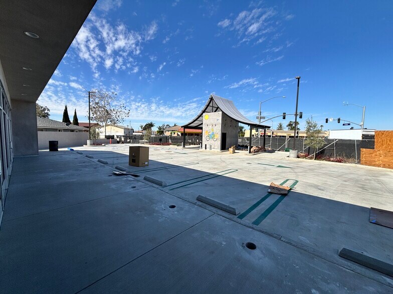 More Photos Of 887 N Glassell St, Orange Freestanding For Lease