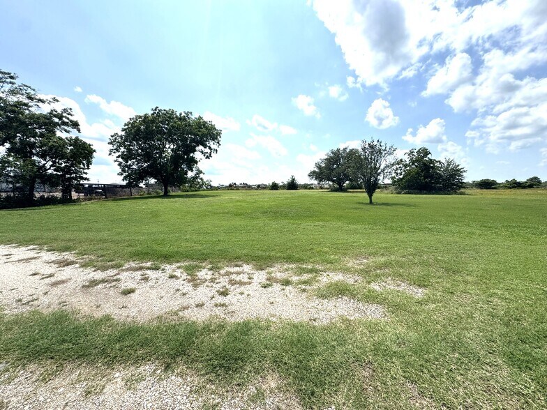 More Photos Of 26544 S Hwy 59, El Campo Land For Sale
