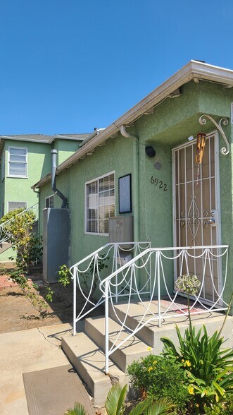 More Photos Of 6922 Glasgow Ave, Los Angeles Apartments For Sale