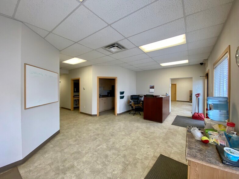 More Photos Of 6847 66 St, Lloydminster Manufacturing For Lease