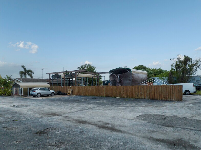 More Photos Of 1944 Aurora Rd, Melbourne General Retail For Sale