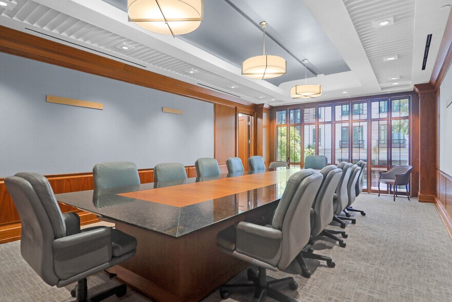 More Photos Of 40 Calhoun St, Charleston Office For Lease