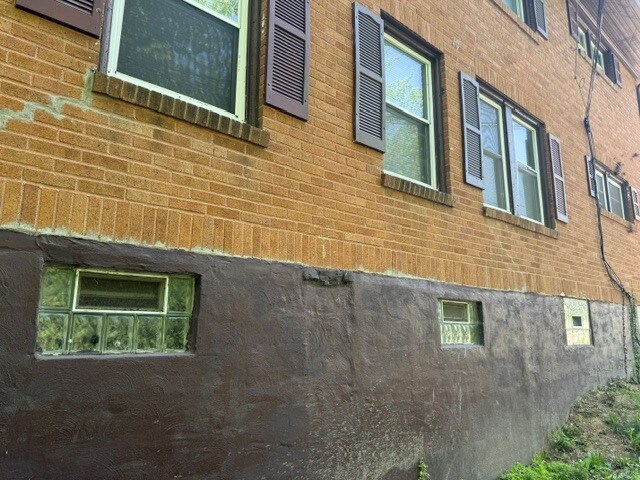 More Photos Of 2010 Auburn Ave, Dayton Apartments For Sale
