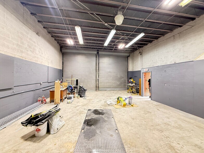 More Photos Of 14041 NW 20th Ave, Opa-locka Warehouse For Sale