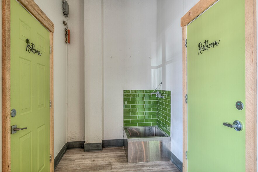 More Photos Of 420 N Main St, Prineville Restaurant For Lease