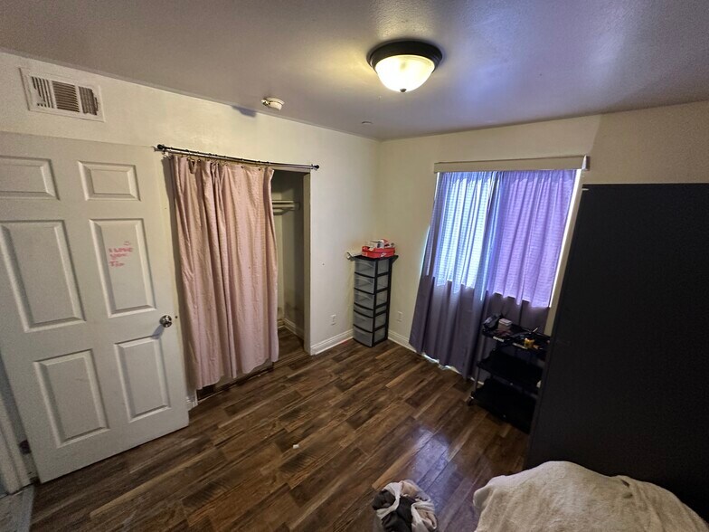 More Photos Of 9123 Orchard Ave, Los Angeles Multifamily For Sale