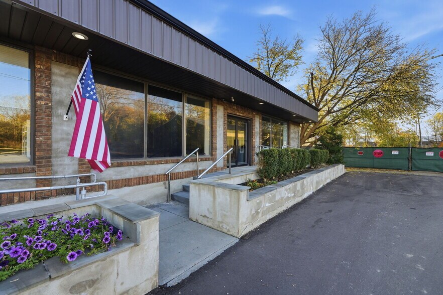 More Photos Of 4086 Davison Rd, Burton Freestanding For Sale