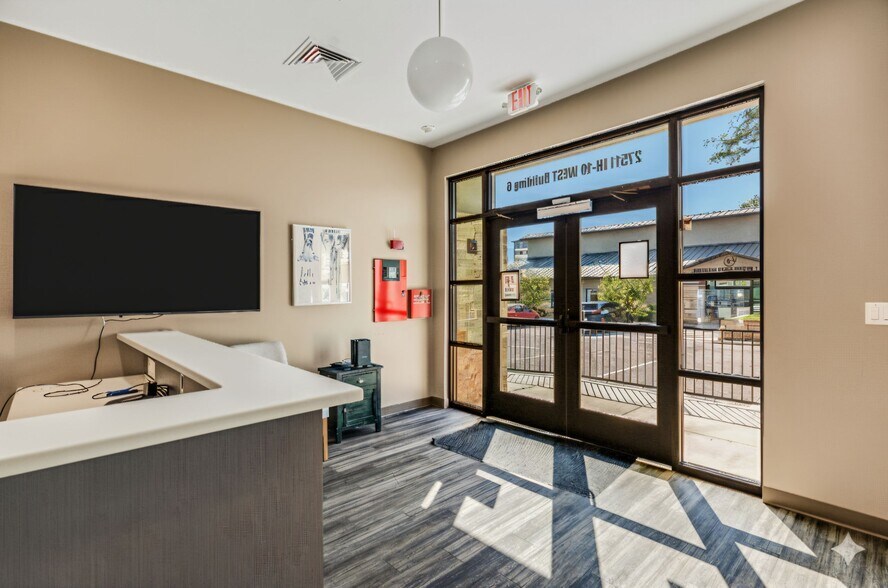 More Photos Of 27511 Interstate 10, Boerne Office For Sale