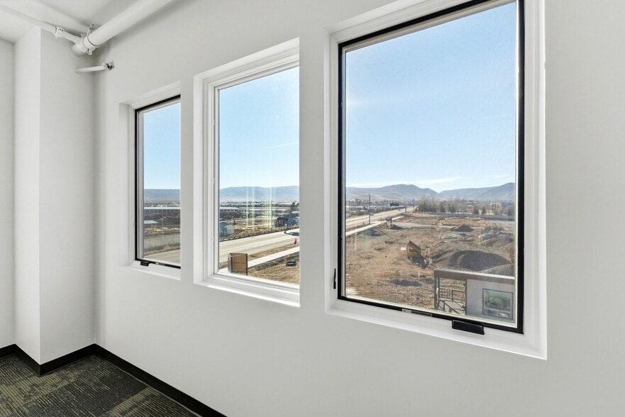 More Photos Of Phase One Unit #6, 1922 US-40 Hwy, Heber City Light Distribution For Lease