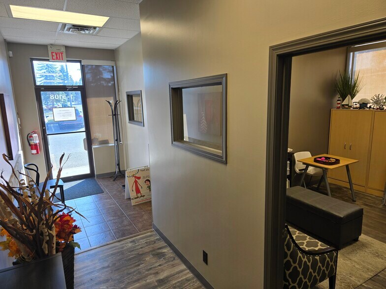 More Photos Of 5108 52 St, Red Deer Storefront Retail Office For Sale