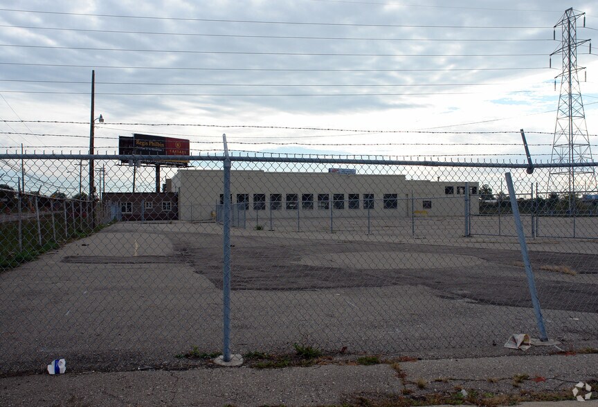 More Photos Of 6500 E Eleven Mile Rd, Warren Warehouse For Sale