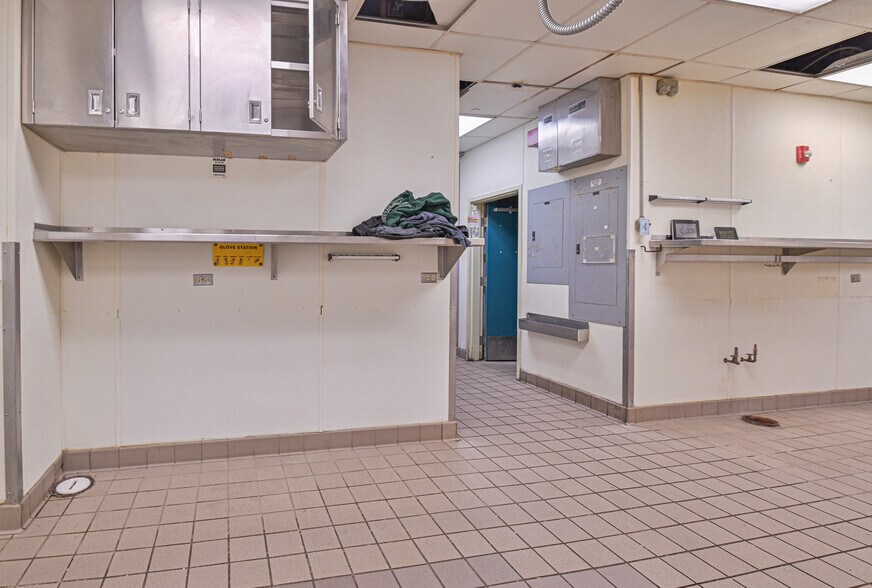 More Photos Of 2675 32nd Ave S, Grand Forks Restaurant For Sale