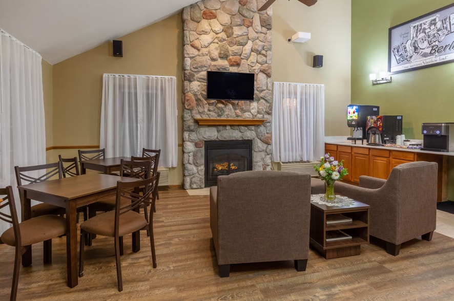 More Photos Of 227 Ripon Rd, Berlin Hotel For Sale