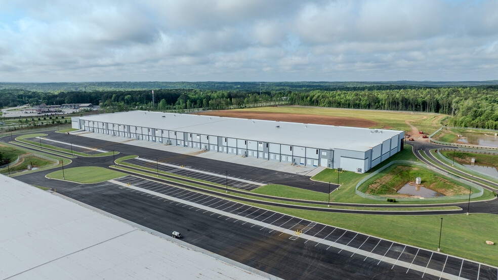 Primary Photo Of 89 Pegasus Pky, Lagrange Warehouse For Lease