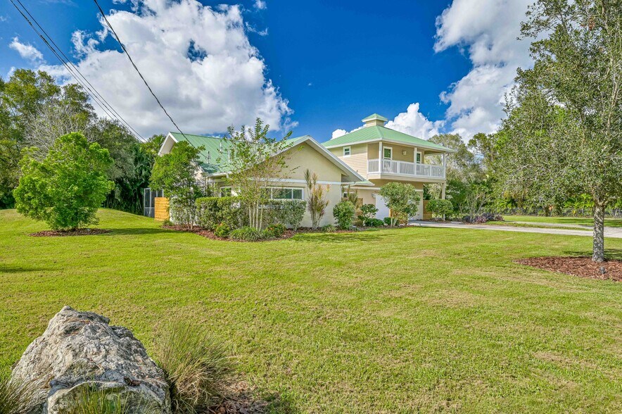 More Photos Of 4240 Ellis Rd, Fort Myers Apartments For Sale