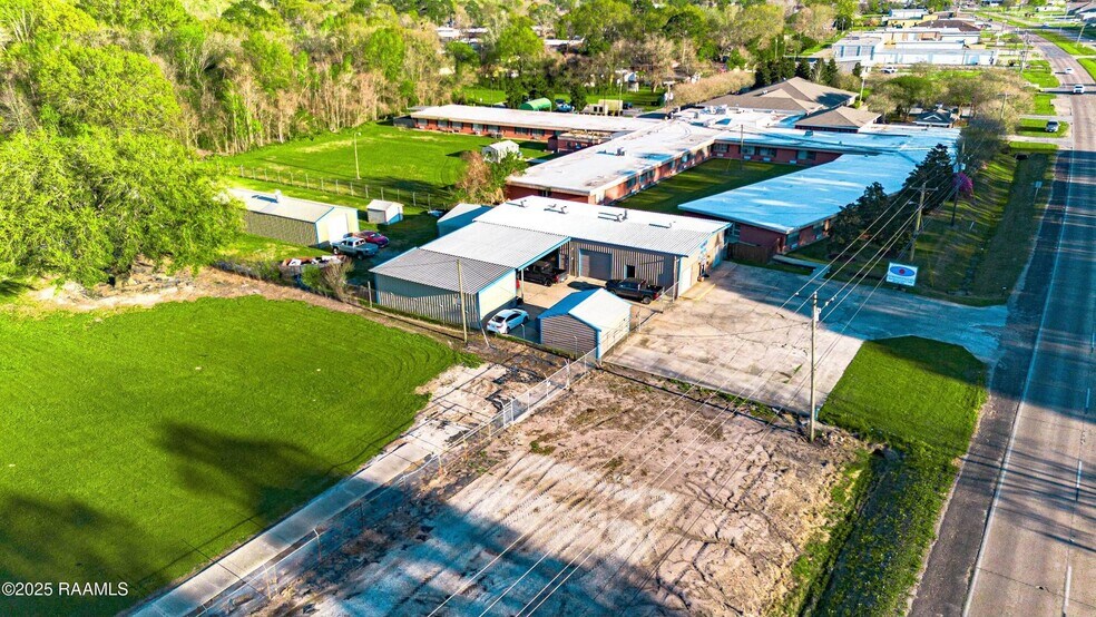 More Photos Of 1312 W Admiral Doyle Dr, New Iberia Industrial For Sale