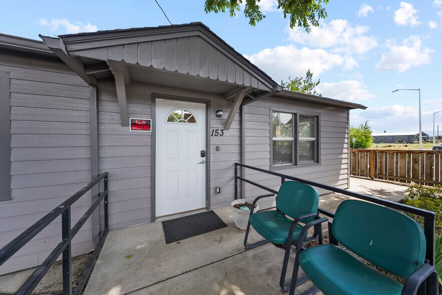 More Photos Of 143 S Main St, Phoenix Office For Sale