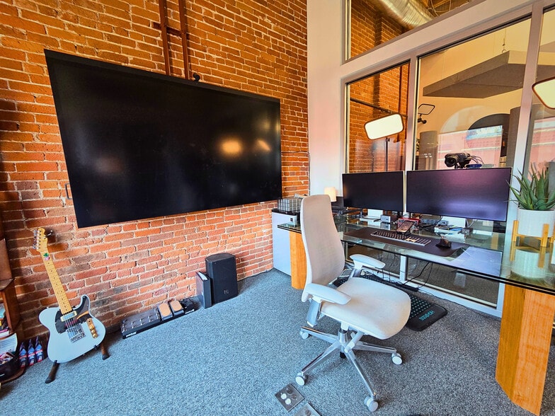 More Photos Of 1660 17th St, Denver Office Residential For Sale