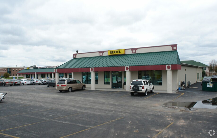 More Photos Of 1641 Commanche Ave, Green Bay Storefront For Sale