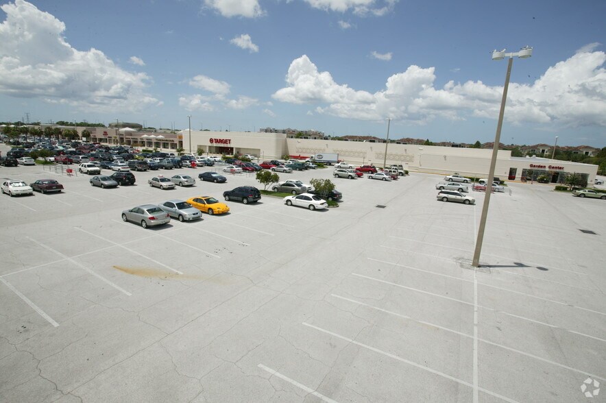 More Photos Of 246-900 E Lake Rd S, Palm Harbor General Retail For Lease