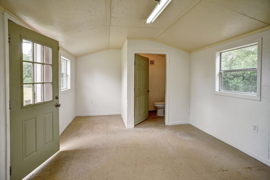 More Photos Of 901 Highway 21 W, Cedar Creek Land For Sale