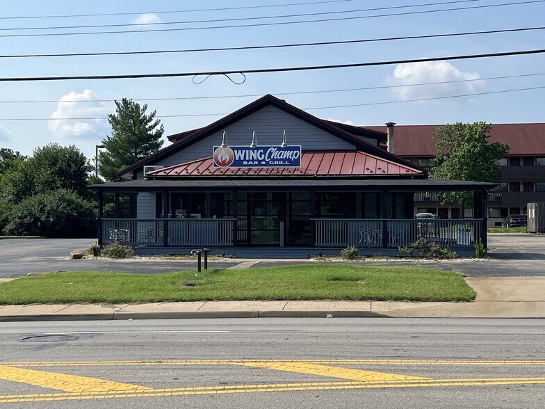 More Photos Of 2343 E Sharon Rd, Cincinnati Restaurant For Sale