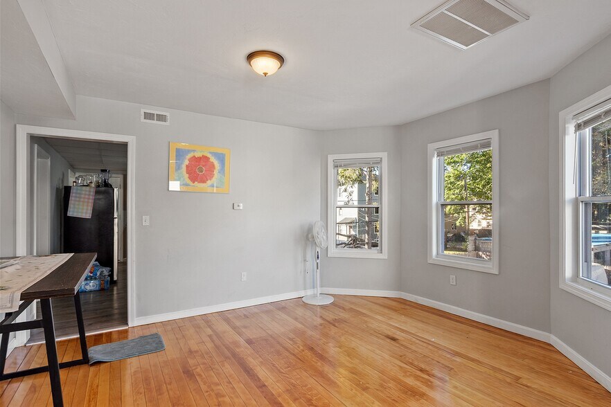 More Photos Of 36-38 Houghton St, Worcester Apartments For Sale