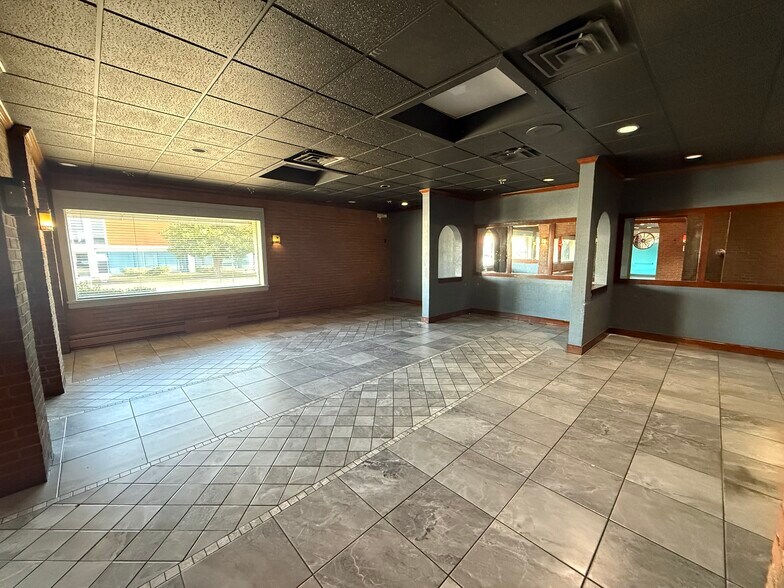 More Photos Of 4911 Caskie St, Richmond Restaurant For Sale