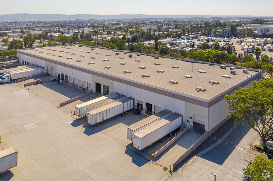 More Photos Of 2275 Michael Faraday Dr, San Diego Manufacturing For Lease