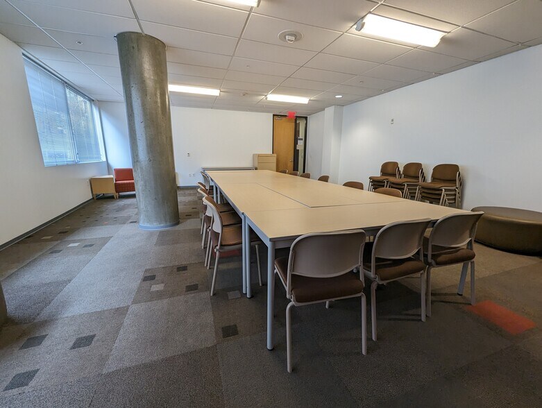 More Photos Of 700 Washington St, Vancouver Office For Lease