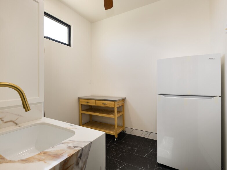 More Photos Of 1427 W 8th St, San Pedro Coworking Space