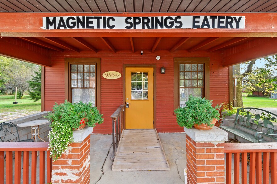 More Photos Of 54 S Main St, Magnetic Springs Restaurant For Sale