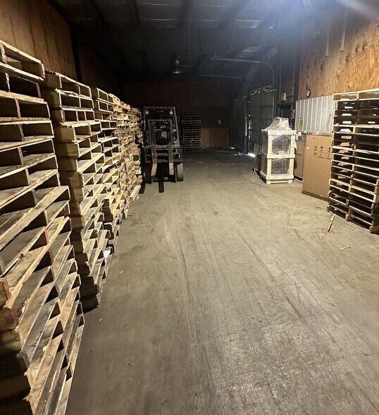 More Photos Of 247 Monroe St N, Hudson Industrial For Sale